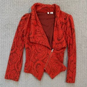 Half zip from Anthropologie. Warm and in great condition!